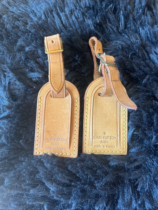 Louis Vuitton Accessories - Louis Vuitton 2 small tan leather luggage tags